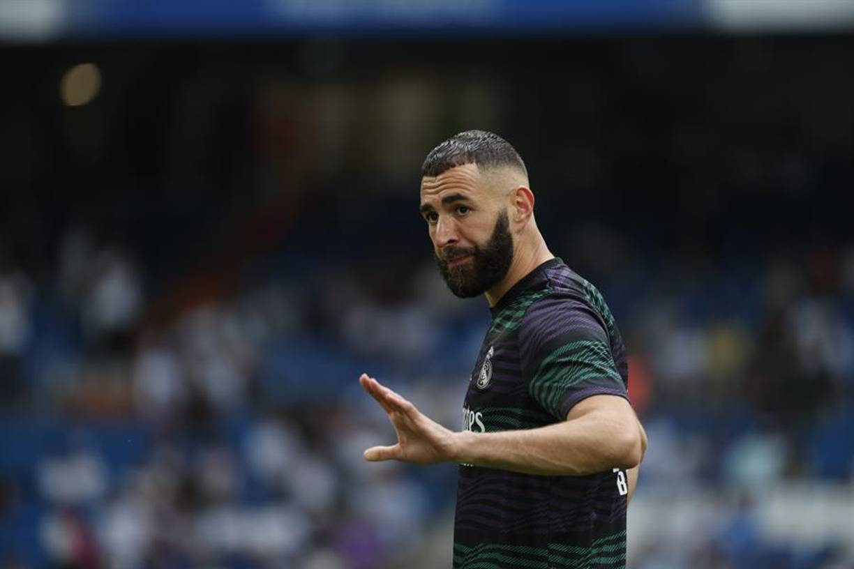 Una despedida que comenzó desde el calentamiento cuando el francés dirigió varios gestos de agradecimiento a la grada del Santiago Bernabéu. 