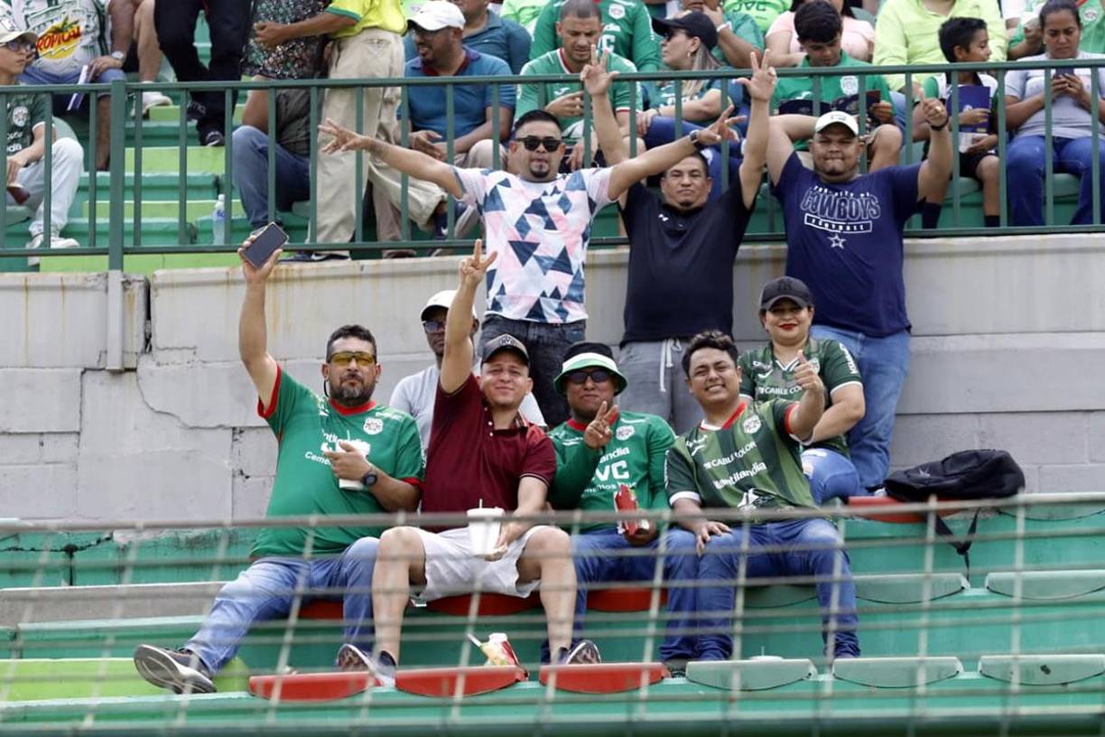 Bellas chicas y la fiesta del Yankel: ambientazo en el Marathón vs Génesis