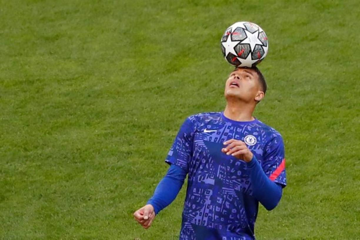 OFICIAL: El Chelsea anunció que el defensa brasileño Thiago Silva ha renovado por un año más. Foto AFP.