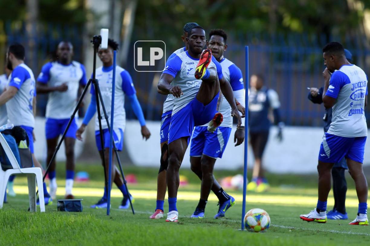 Maynor Figueroa se mantiene en forma pese a no tener equipo y ha entrenador fuerte en la Bicolor.