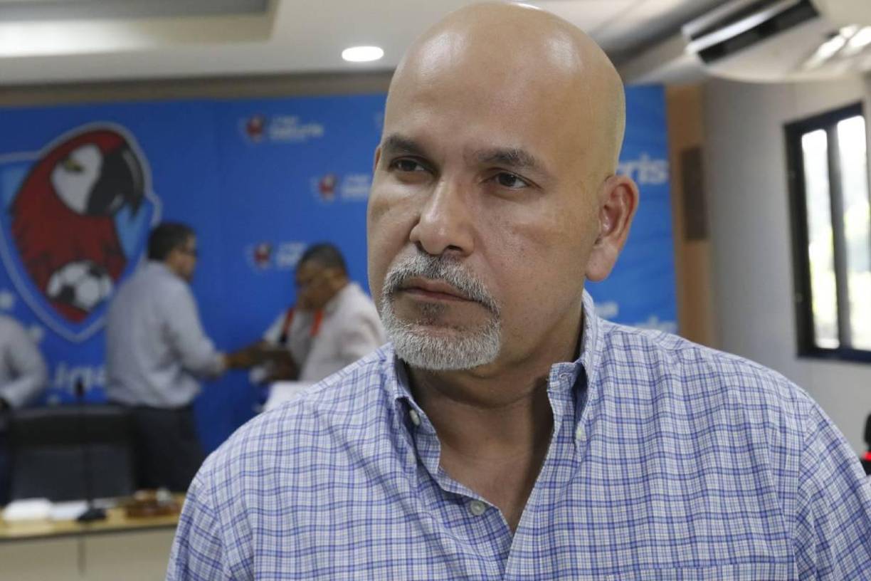 Orinson Amaya ha causado revuelo al revelar que medita dejar la presidencia del Marathón: “Nunca he renunciado. Desde que tomé el equipo hasta hoy se me viene a la mente el tratar de hacerme a un lado, pero no quiero tomar una decisión en caliente, quiero platicarlo con mi familia”, dijo en declaraciones al periodista Américo Navarrete. 