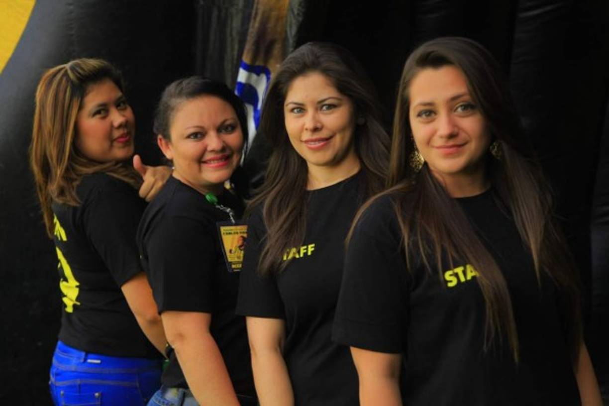 LOS ANGELES, CALIFORNIA - FEBRUARY 24: Fans arrive outside prior to The Celebration of Life for Kobe & Gianna Bryant at Staples Center on February 24, 2020 in Los Angeles, California. Kevork Djansezian/Getty Images/AFP
