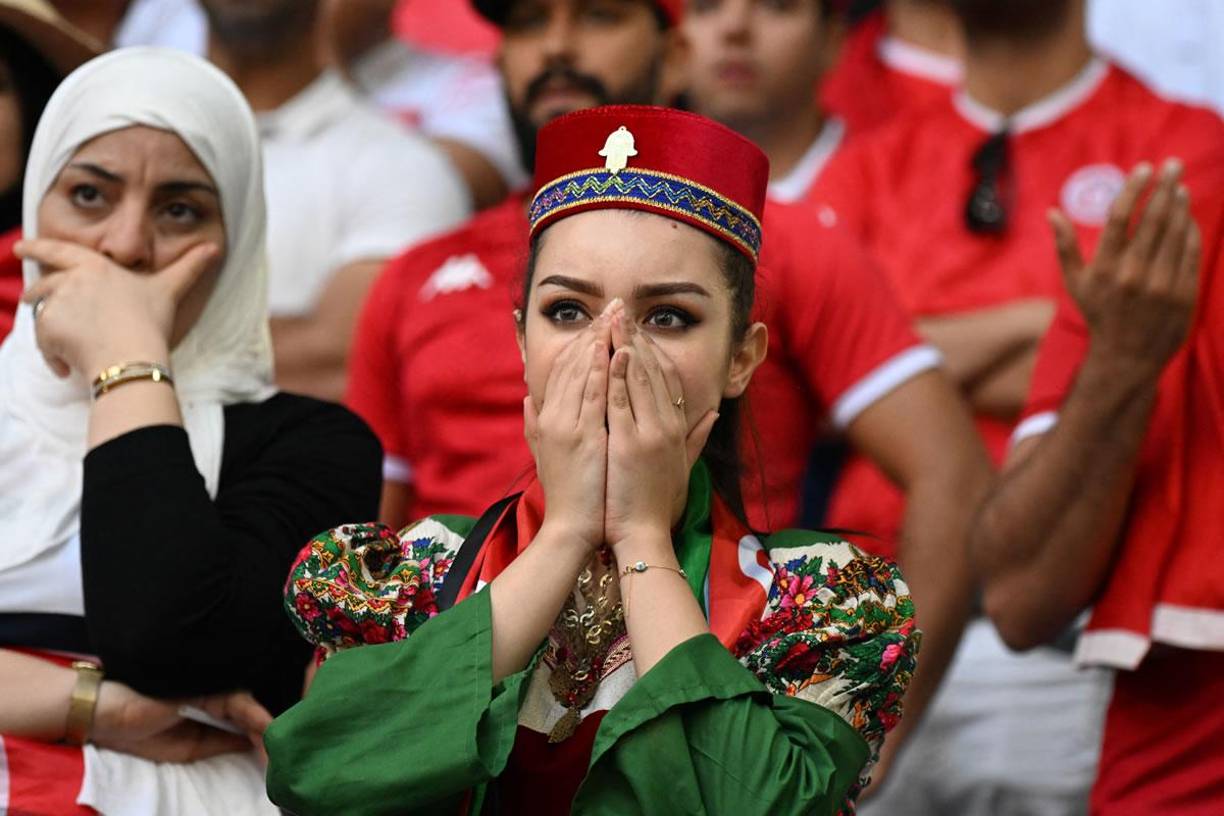 La ‘marea roja’ se roba el show y bellezas en Túnez-Australia