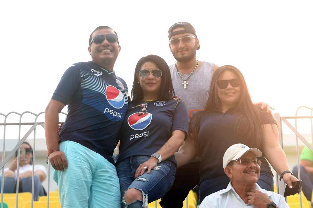 Ambiente y lindas chicas: así se vivió la jornada 17 del Clausura