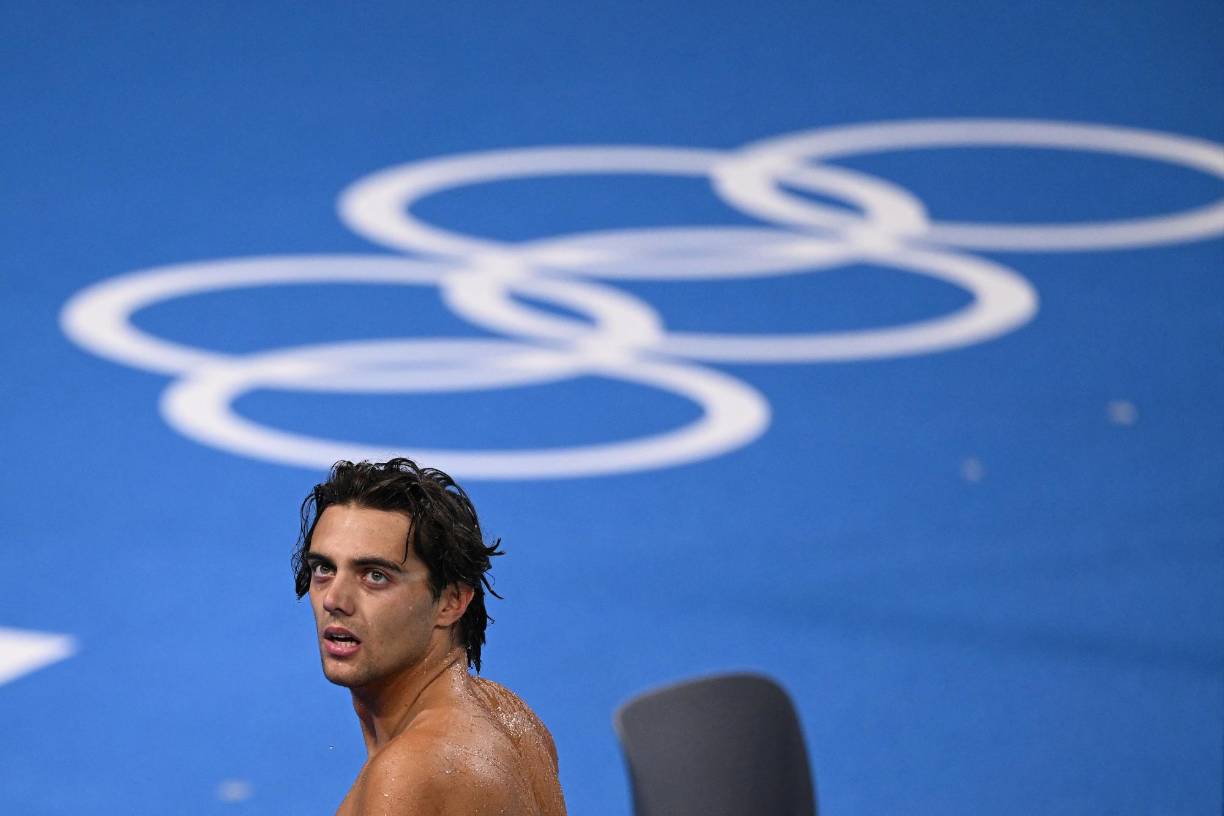 Días después de esas declaraciones, el reconocido atleta italiano se viralizó en redes al aparecer dormido en un parque.