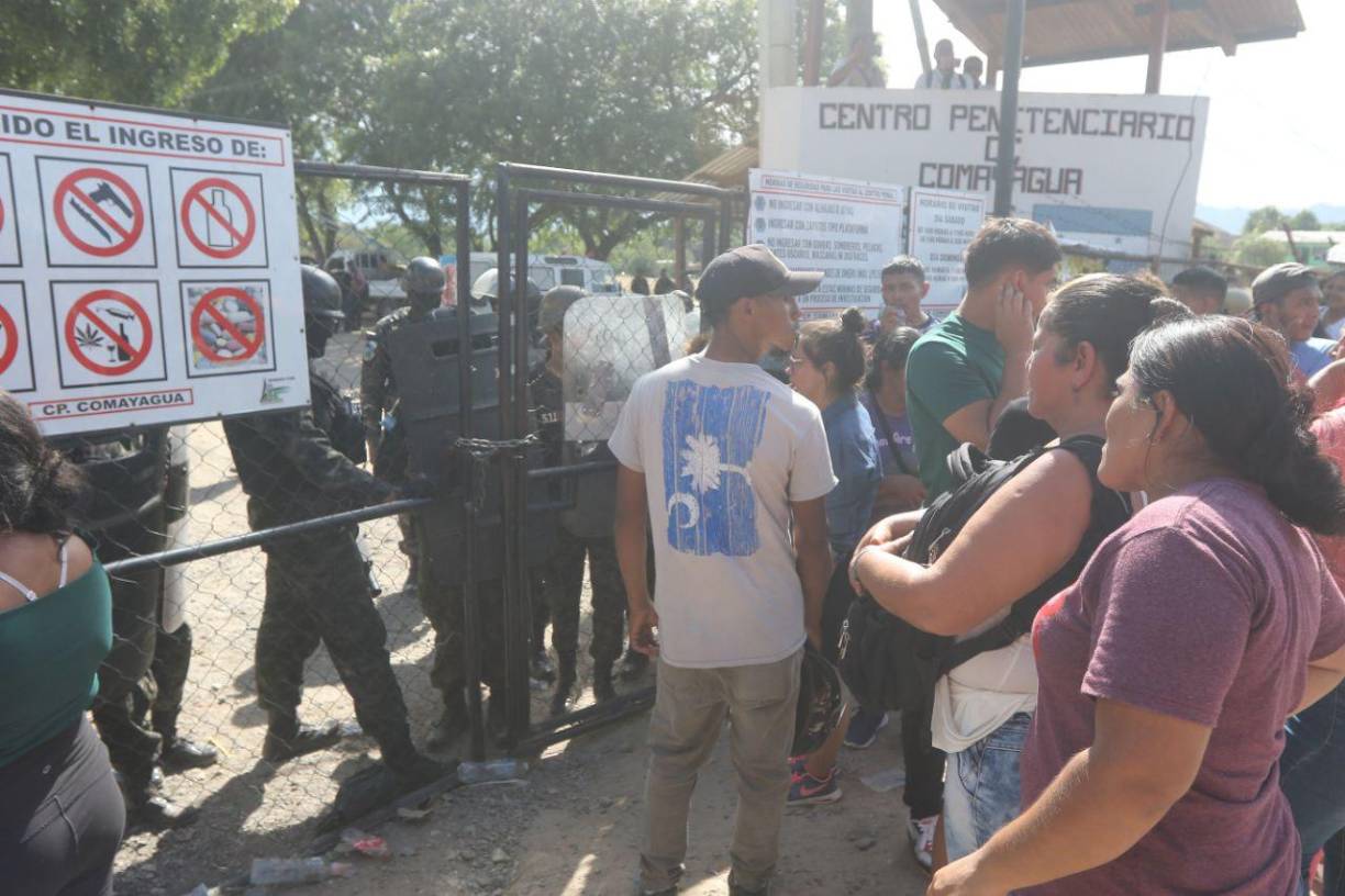 Algunos parientes hasta llorando estaban cuando escucharon detonaciones de arma de fuego. 