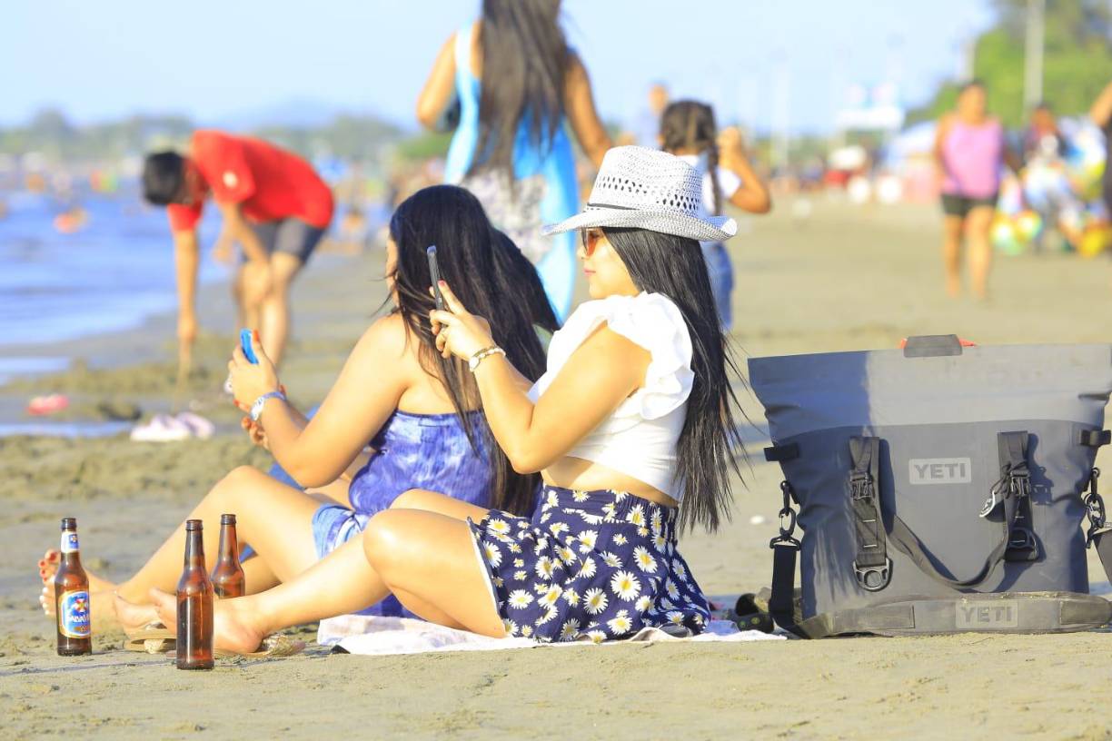 Así disfrutan los hondureños este sábado en Cieneguita, Cortés