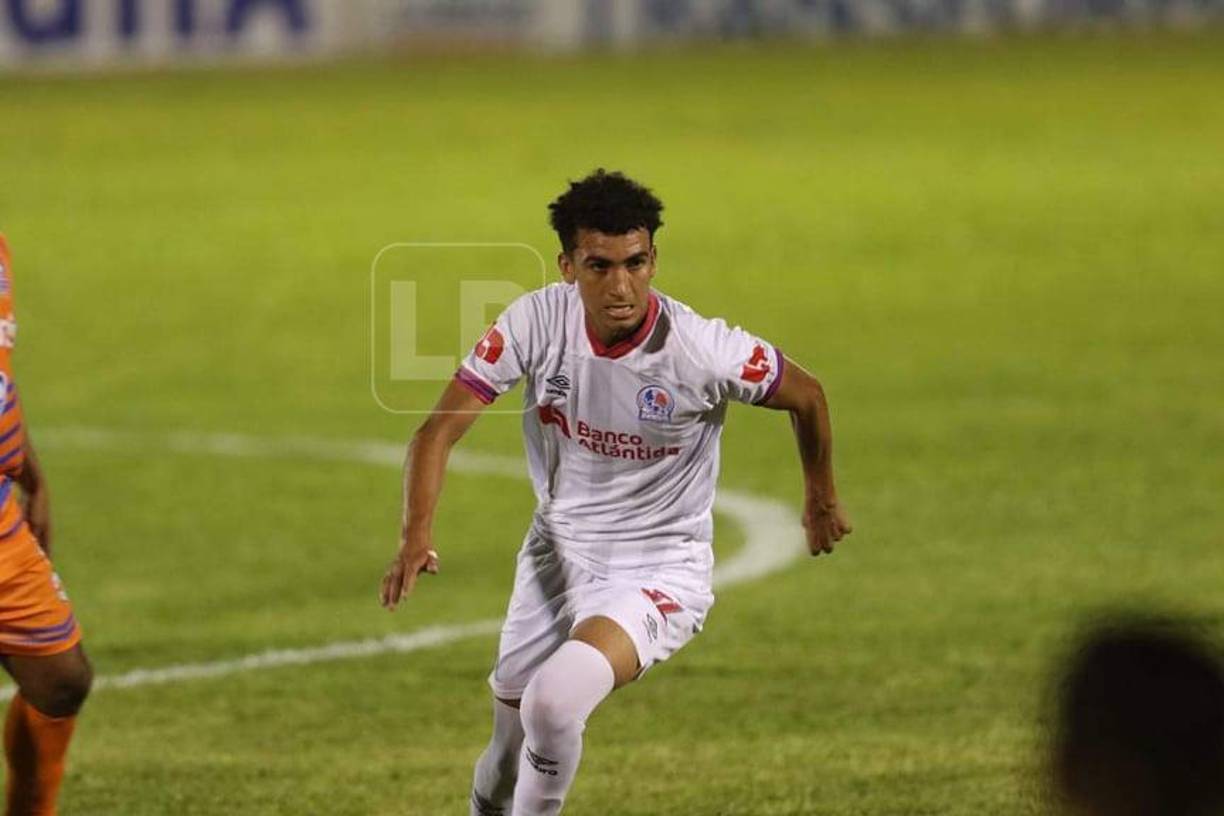 El juvenil Hebert Núñez hizo su debut en la Liga Nacional con la camiseta del Olimpia. Ingresó a los 59 minutos en lugar de Diego Reyes.