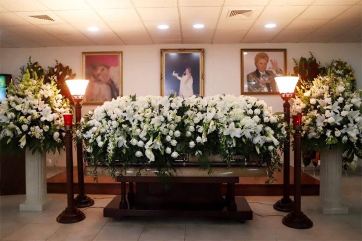 El celebre astrólogo recordado por su frase 'Pero mucho, mucho amor' fallecido el pasado 02 de noviembre en el Hospital Auxilio Mutuo, en la capital, a sus 87 años, tras un aparente fallo renal.