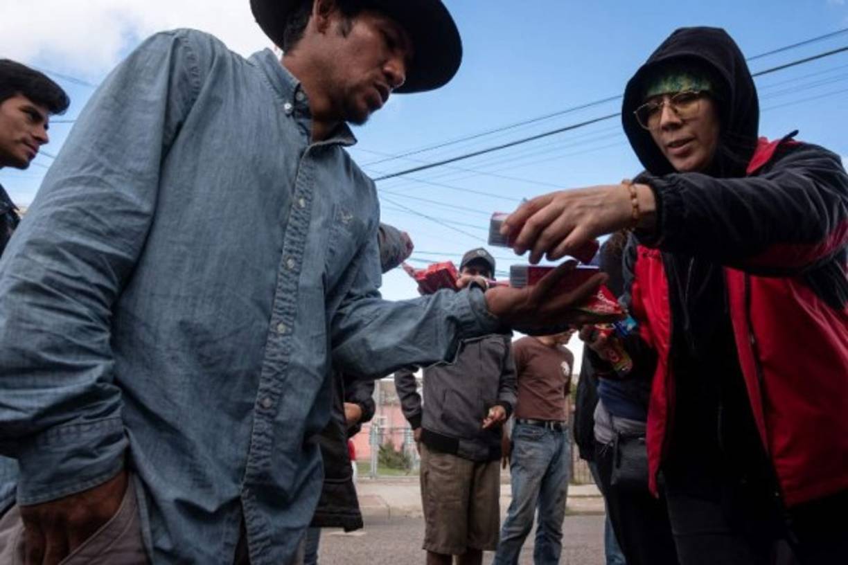 La mayoría de los migrantes se encuentran refugiados en el albergue 'El Barretal', con capacidad para 7,500 personas, habilitado hace tres semanas por las autoridades locales.