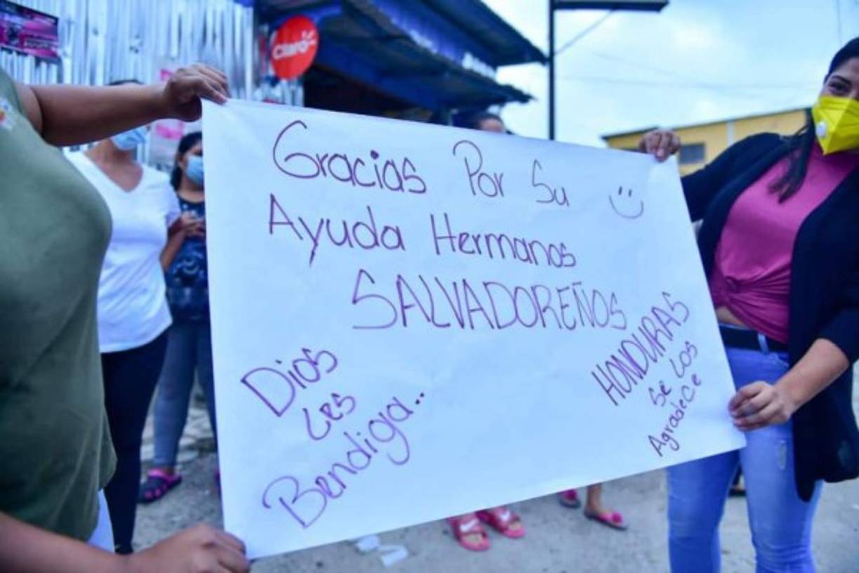 Y en su cuenta de Twitter dijo 'Somos un mismo pueblo'.