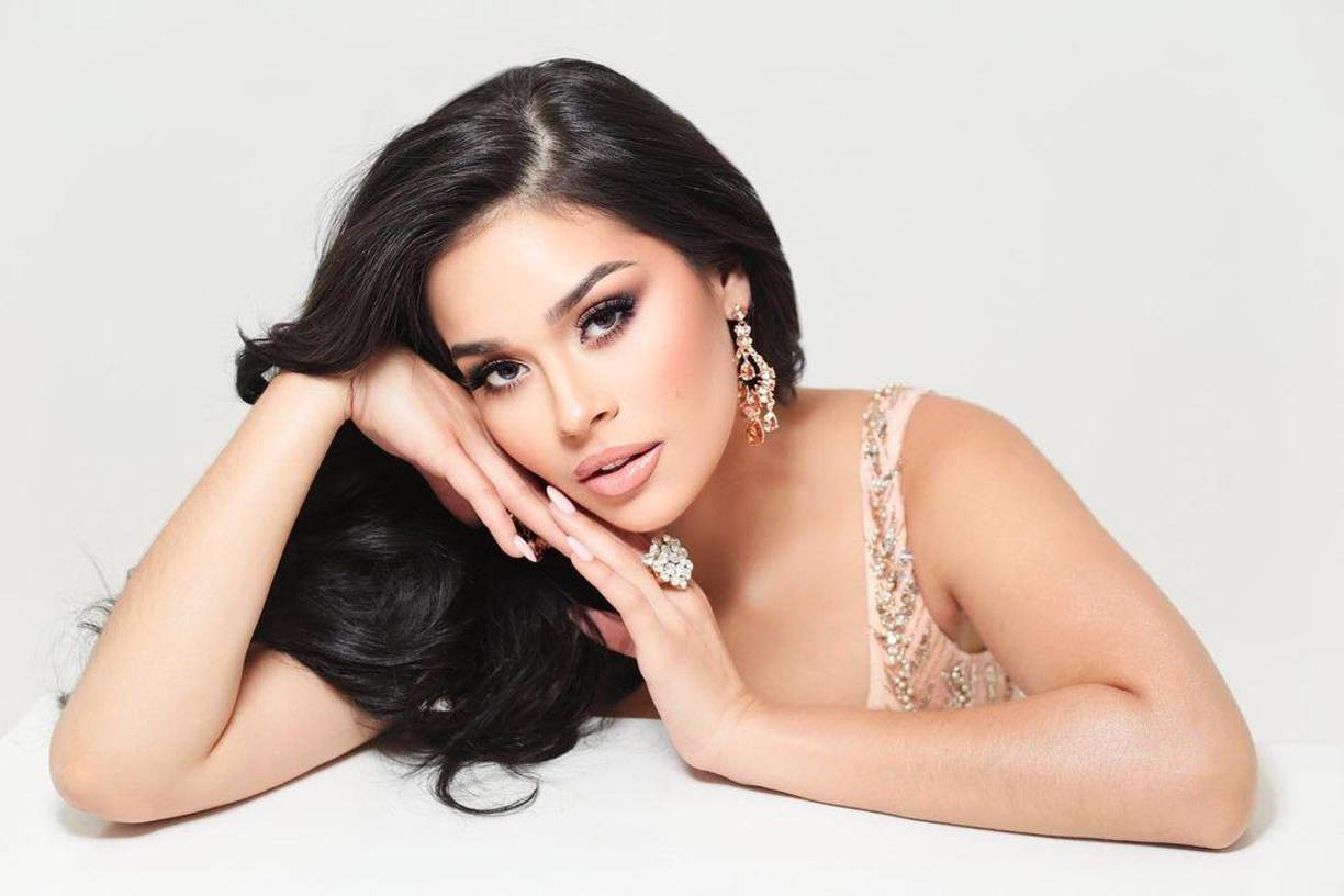 Allison Wassmer representa a Nicaragua, tiene 26 años, es licenciada en diseño gráfico y community manager. 