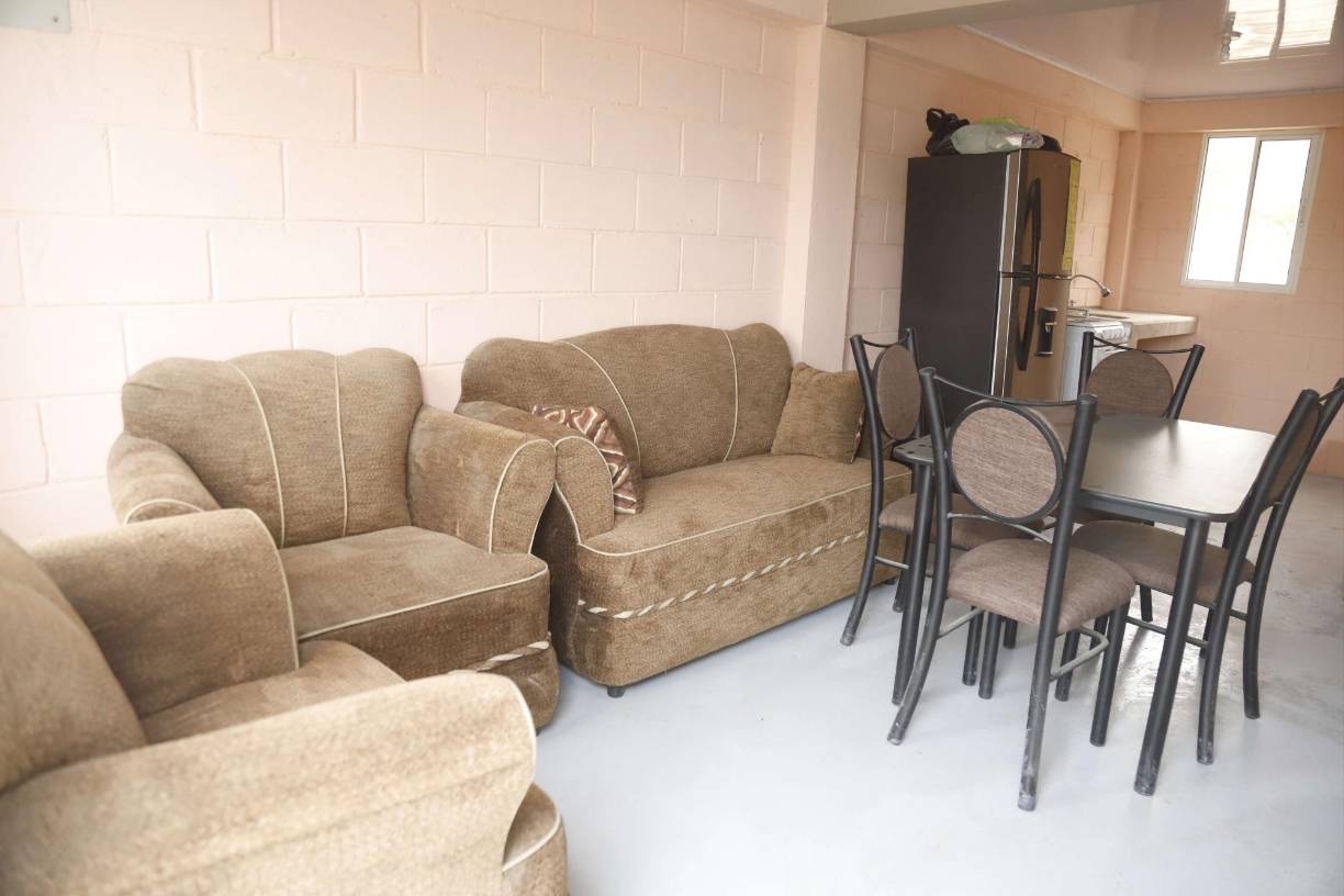 En la colonia Los Prados, cerrada con vigilancia privada, ya hay unos 30 edificios terminados con cuatro unidades habitacionales cada uno. fotos: 