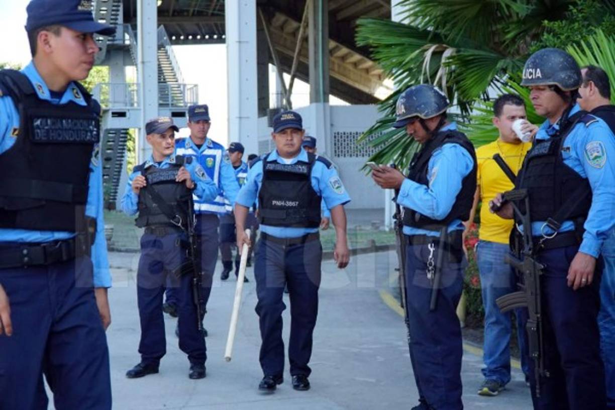 Hoy sí hubo seguridad en el derbi sampedrano Real España-Marathón disputado en el estadio Olímpico.