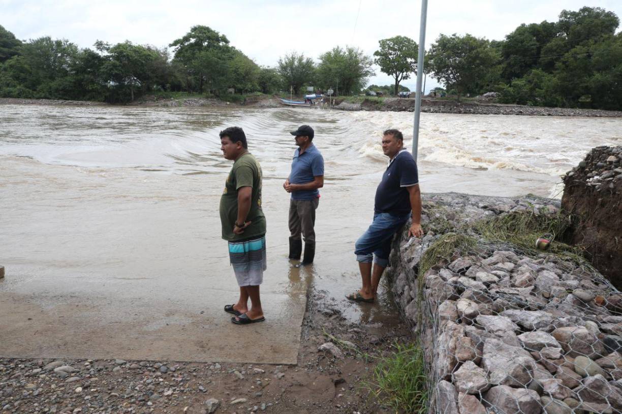 Pidió a la población “no bajar la guardia con las medidas de prevención, aunque disminuya la lluvia en algunos sectores del país”.