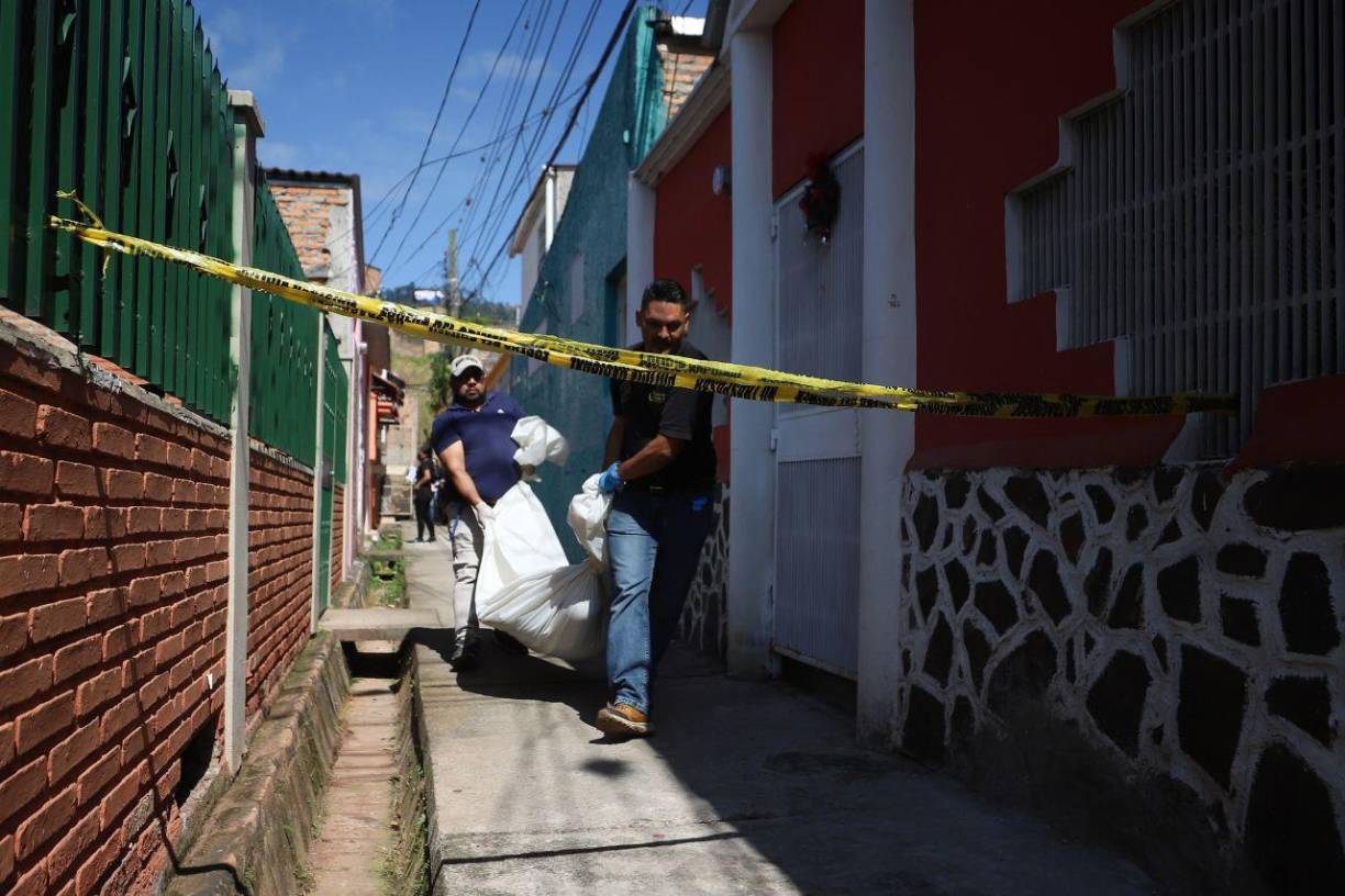 En el pasaje de la colonia habían manchas de sangre por lo que se cree que el ataque se produjo en la calle, a unos metros de su casa.