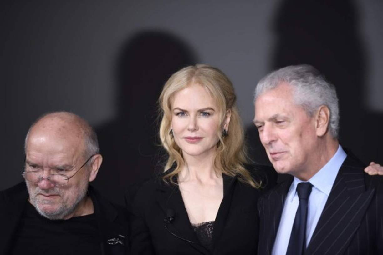 A la actriz y al fotógrafo les une una larga amistad desde hace más de 10 años, desde la primera vez en que trabajaron juntos en una sesión de fotos de Nueva York. Hoy el alemán ha retratado incluso a sus hijas, como recordó Kidman este lunes en su encuentro con la prensa en París.