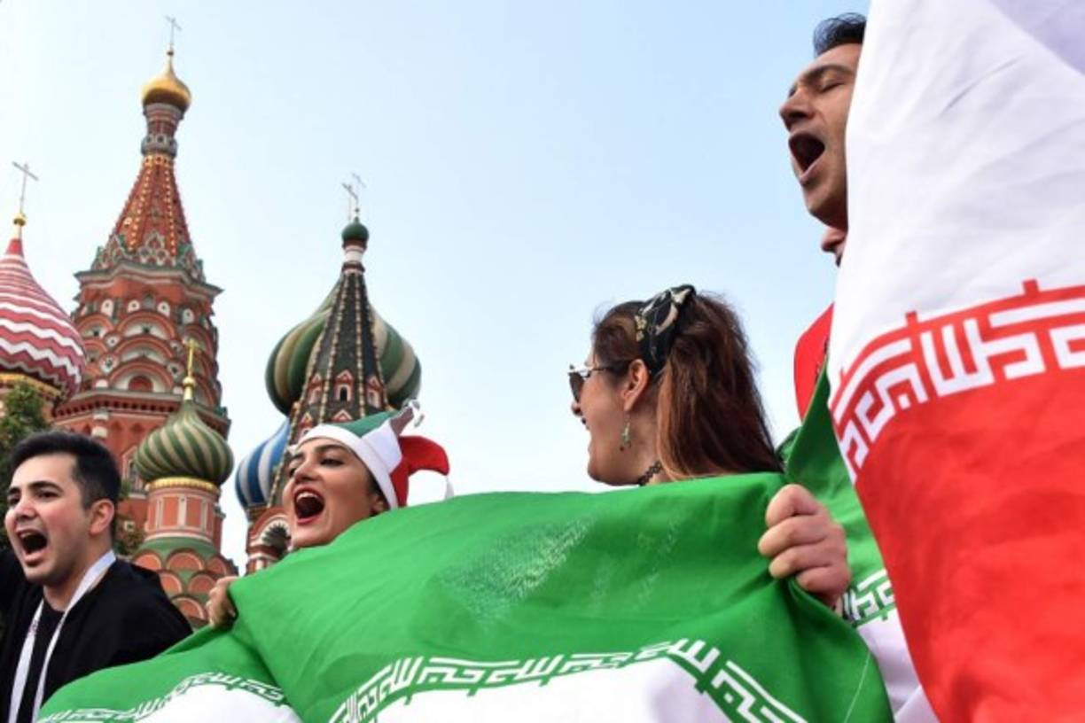 Miles de aficionados han llegado de todas partes del mundo para ser partícipe de este evento que solo se puede disfrutar cada cuatro años.