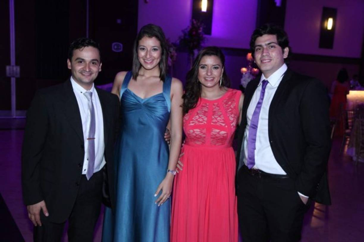 Júnior y Samantha Torres con Cherry y Allan Angelino.