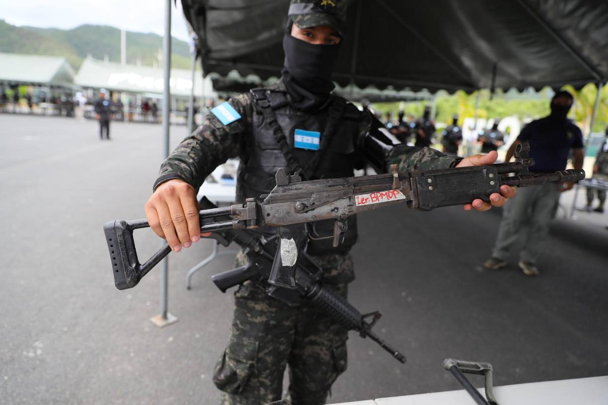 Mencionó que decomisarán hasta la última arma en poder de los reos. 