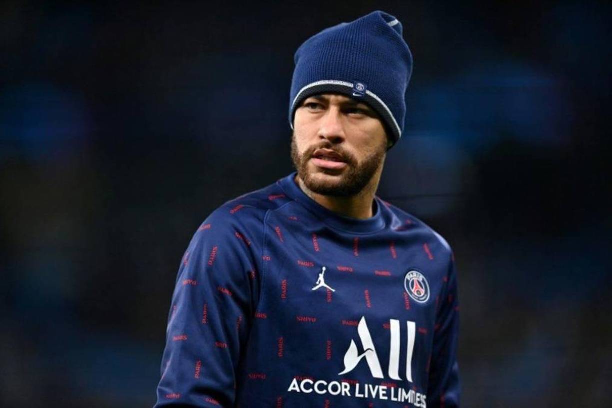 Su futuro en el PSG aún no está definido, ya que se planea una reestructuración al final de la temporada tras un nuevo fracaso del conjunto parisino en competencias europeas.