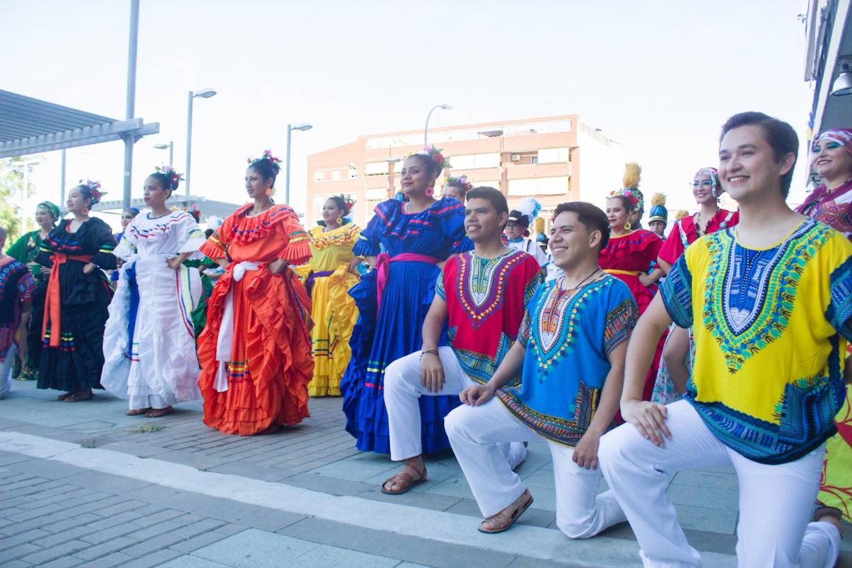 Por su parte, la Corporación Folklórica Usula destacó con sus coloridos trajes y bailes tradicionales.