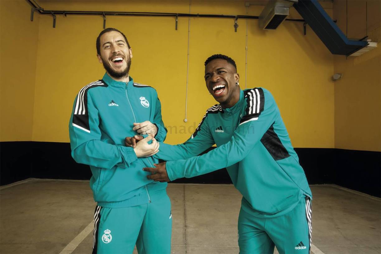 Real Madrid presentó su tercera camiseta para la temporada 2021-22 y las redes sociales se llenan de memes