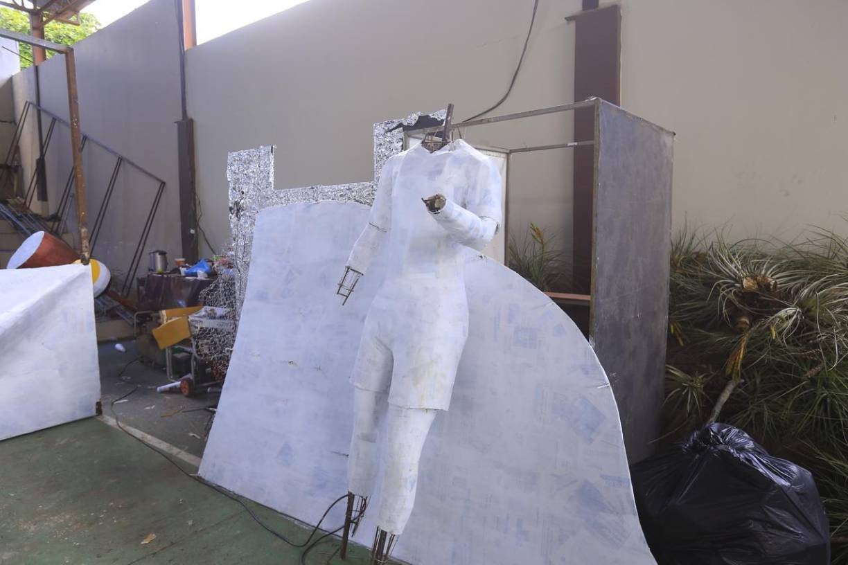 El festival, con varios meses de preparación, dará inicio este jueves 12 de diciembre con el desfile de unas seis chimeneas gigantes por las principales calles de Trinidad. Este desfile comenzará a las 6:00 pm y solo moverán el 50% del total de las chimeneas porque hay unas que por su altura y peso es más difícil de mover.