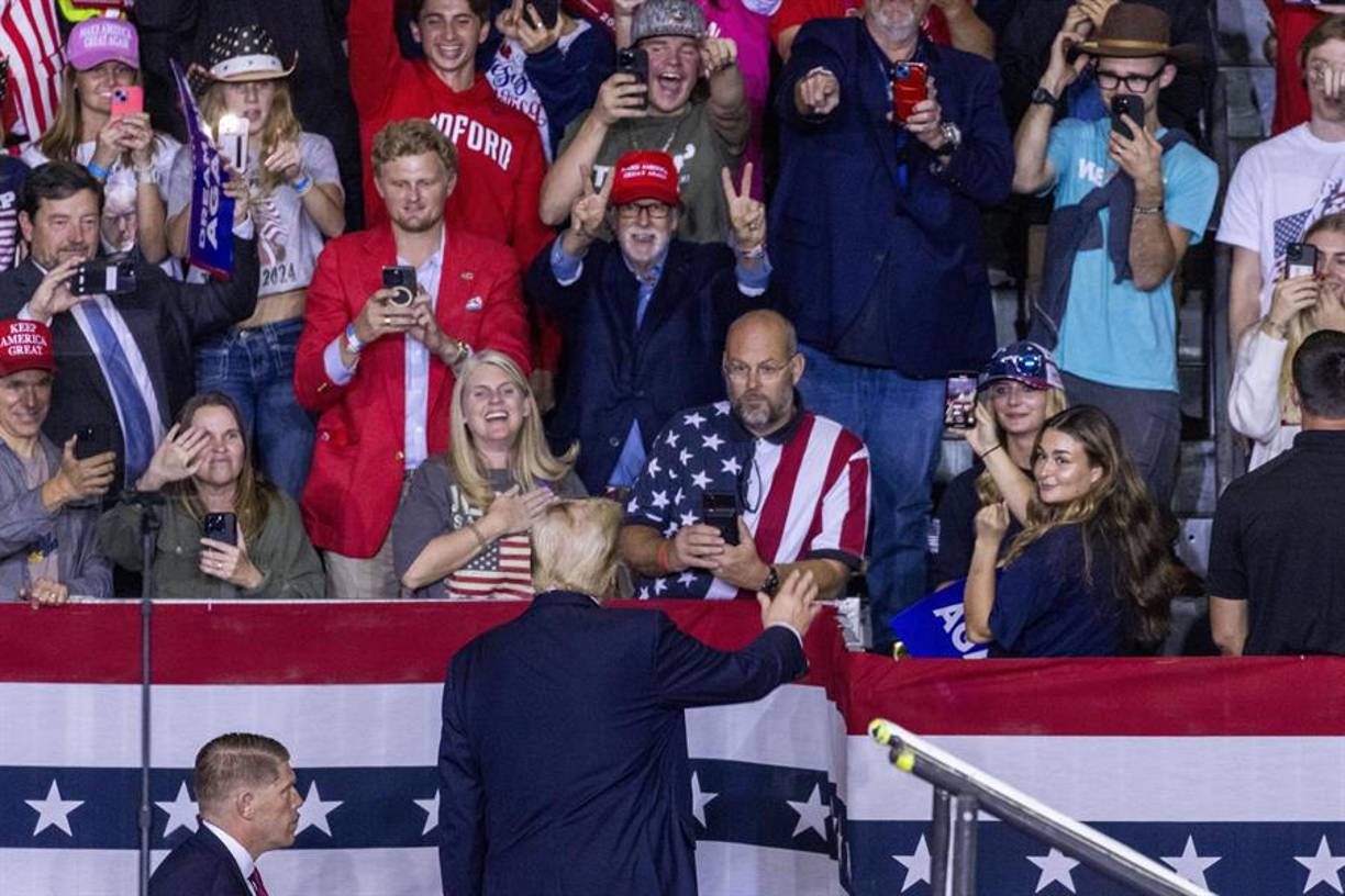 Según el Gobierno de los Estados Unidos, las personas que votan en las elecciones sin tener los documentos de registro, se les acusará por cometer crimen.