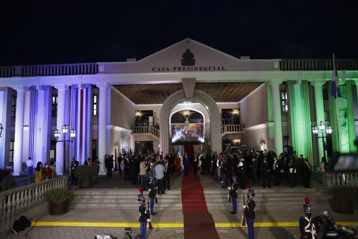 Resaltó una iniciativa del presidente mexicano que “abona a la integración y facilita el intercambio comercial con el tren maya y el corredor interoceánico del istmo de Tehuantepec, igual que el corredor seco entre el Atlántico y el Pacífico, que será claves para la superación de nuestros países”.