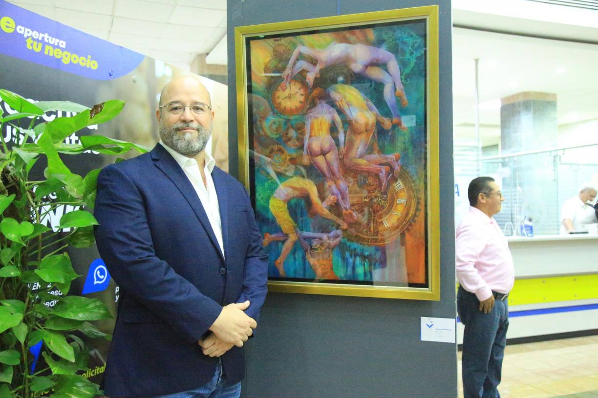 Zippio Zúniga y su obra “Corriente del tiempo”.