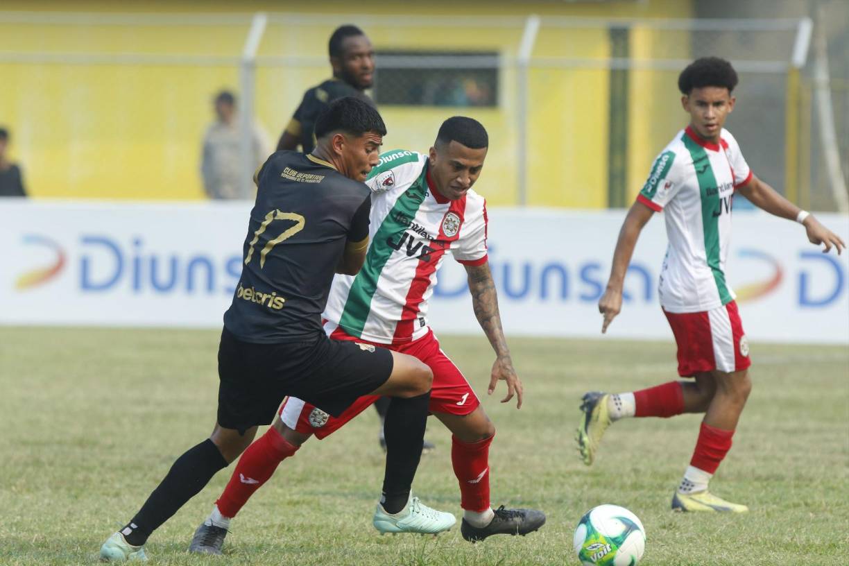 El duelo pintaba para un empate, de hecho, fue hasta los minutos finales del primer tiempo que llegó el tanto que abrió el marcador.