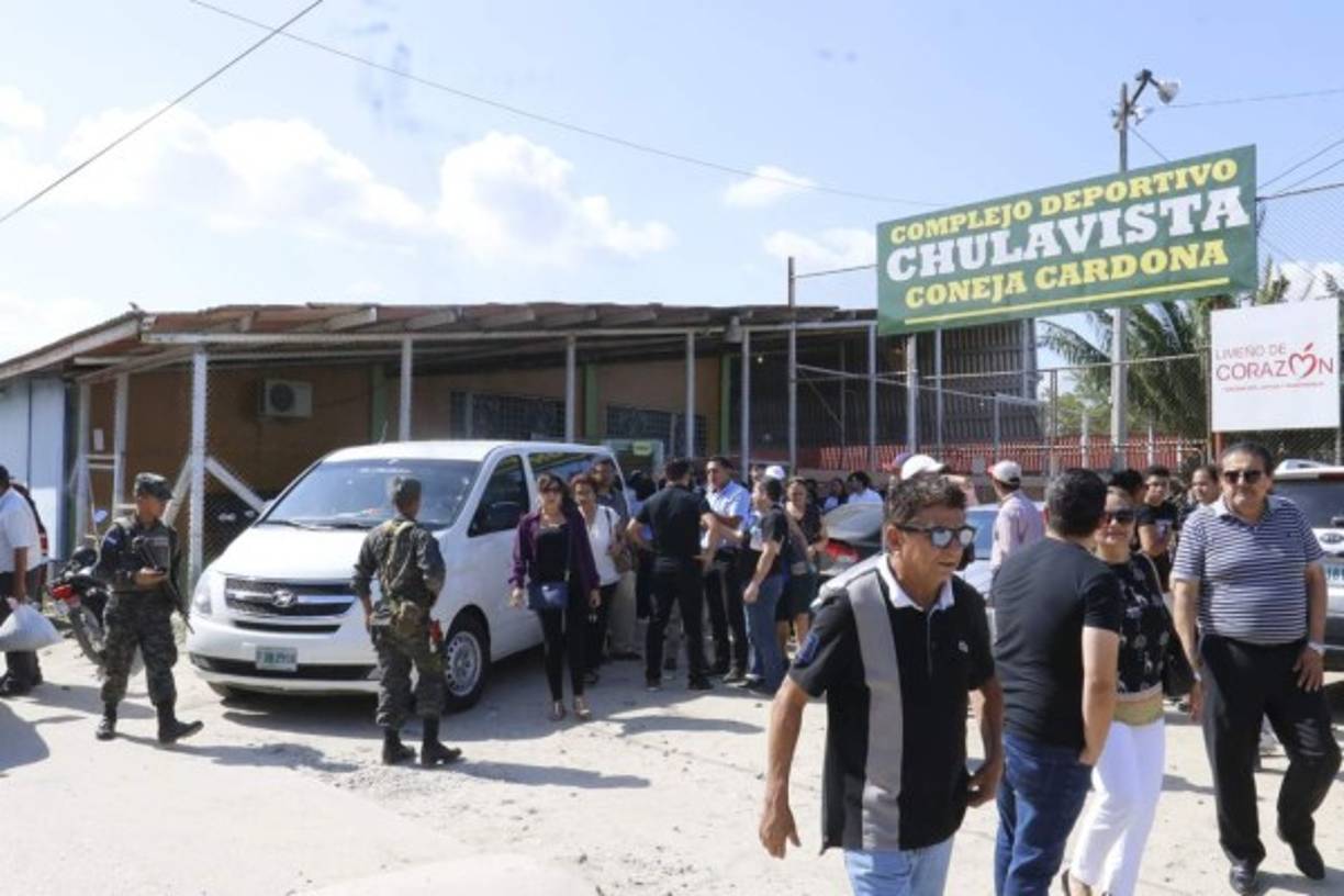 El cuerpo de Hernán García fue velado en el Complejo Deportivo Chulivista de La Lima.