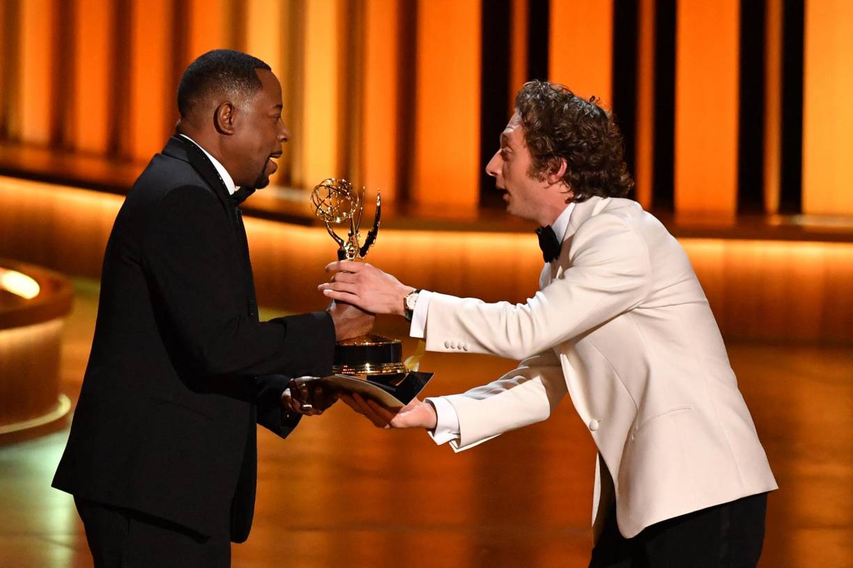  Jeremy Allen White, recibió el premio a mejor actor de comedia por su participación en “The Bear”.