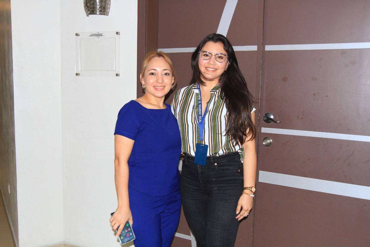 Sairi Natarén y Elsa Mejía