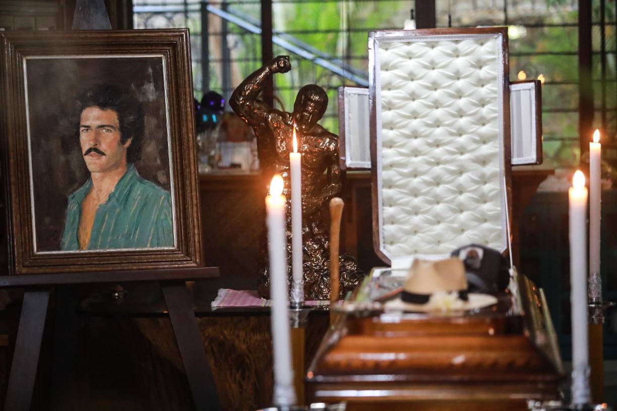 “El domingo por la mañana yo ya lo veía muy desmejorado, cada vez comiendo menos” dijo su esposa, por lo que pidió que le diera un sacerdote la extremaunción para que de esta manera pudiera estar en paz consigo mismo.