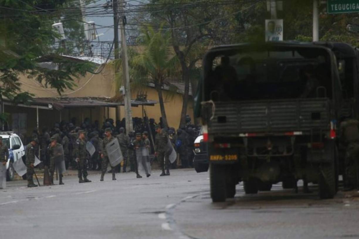 En los barrios aledaños como Cabañas, Medina, Las Palmas y parte de la avenida Circunvalación se suspendió el servicio de energía eléctrica durante al menos cuatro horas.