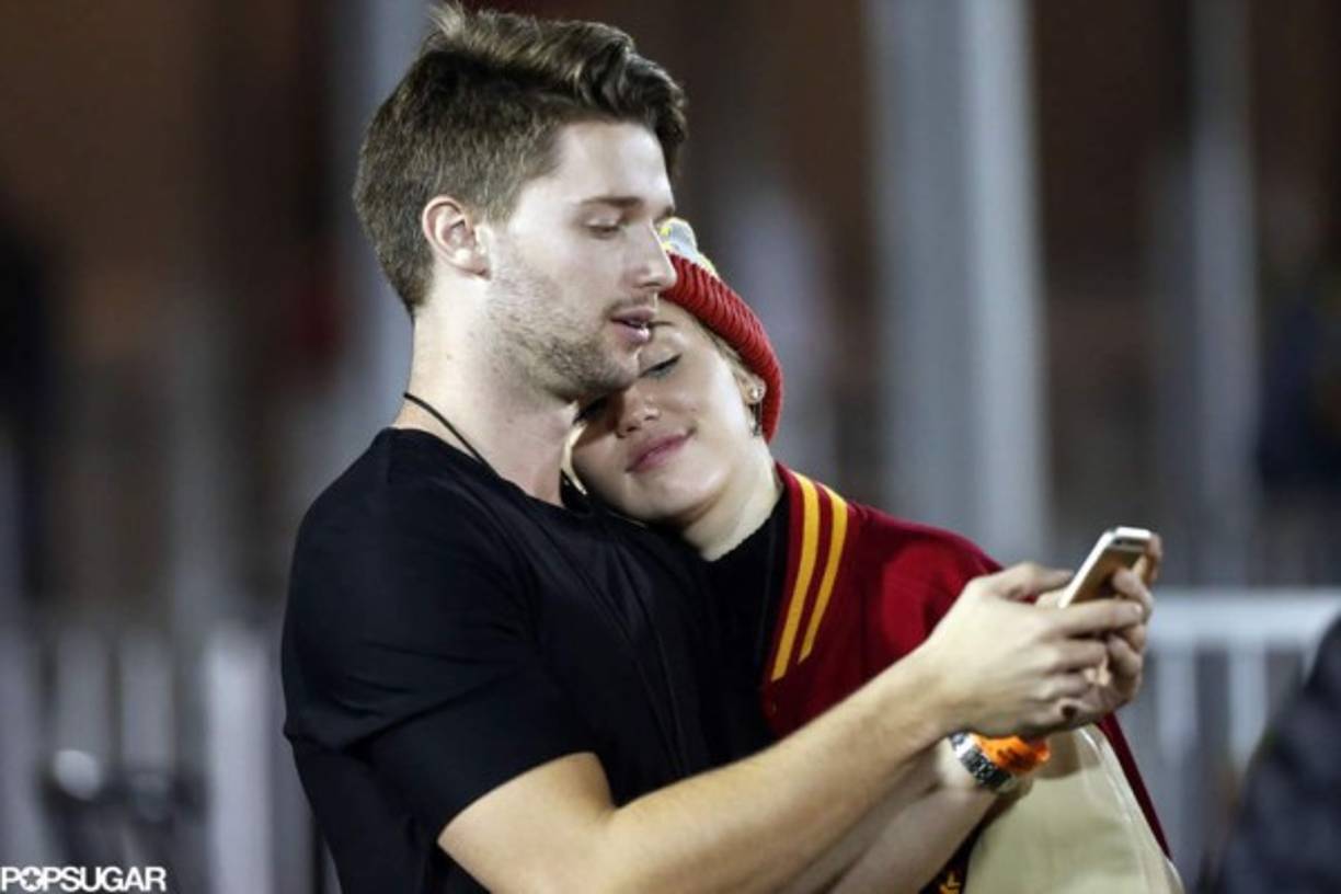Miley Cyrus y Patrick Schwarzenegger.