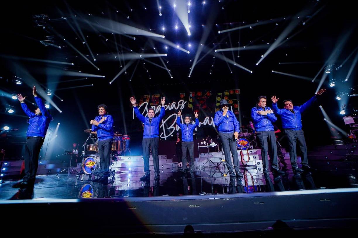  A pesar de su separación, el legado de Los Bukis sigue vivo. Sus canciones continúan siendo escuchadas y celebradas, y su influencia en la música latina es innegable. Entre sus grandes éxitos destacan Tu Cárcel, Navidad sin ti, Cómo fui a enamorarme de ti, Necesito una compañera, entre otros.