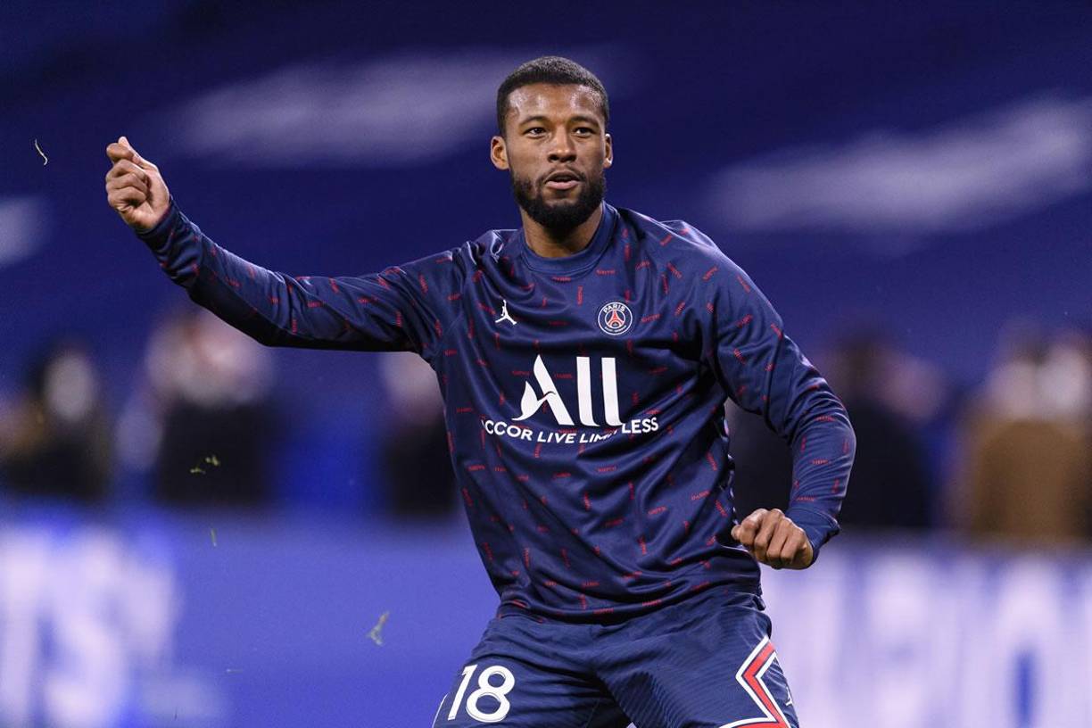 Según informa Goal, el centrocampista del PSG, Georginio Wijnaldum, podría cerrar su fichaje por la Roma este fin de semana. Desde la directiva giallorossa están hablando permanentemente con el entorno del jugador. En principio, la operación consistiría en una cesión con opción de compra obligatoria de 10-15 millones de euros. El único problema: su sueldo de 9 millones de € netos y la fórmula para satisfacerlos entre los dos clubes.