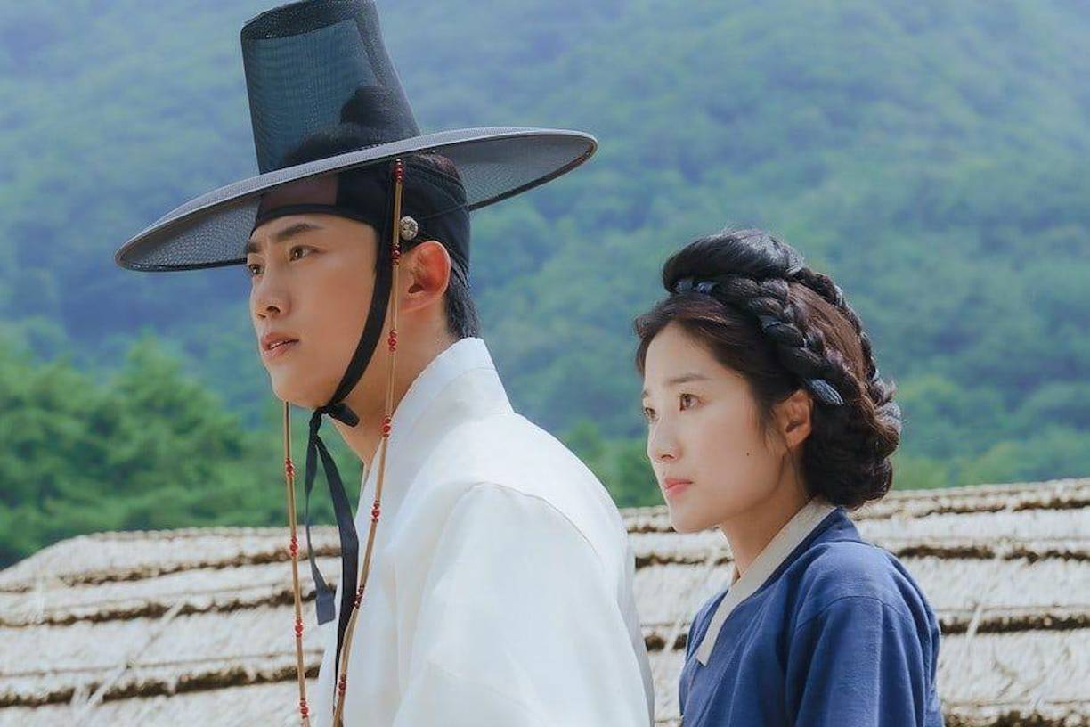 El detective real y Joy: <b>Drama coreano de Netflix</b> que sigue la vida de un joven inteligente y guapo que vive sin preocupaciones en la época antigua; sin embargo, termina reclutado por la casa real y se convierte en un investigador para trabajar al lado de una chica apasionada por la justicia, la cual está divorciada y quiere encontrar la felicidad. Ambos lucharán por encontrar a los políticos corruptos de la era Joseon.Fuentes: La República y El Heraldo MX