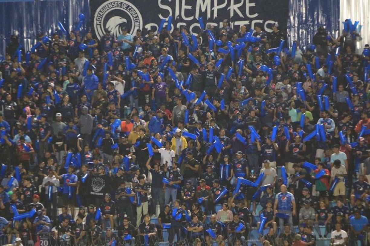 La “Ola Azul” presente en el recinto capitalino. 