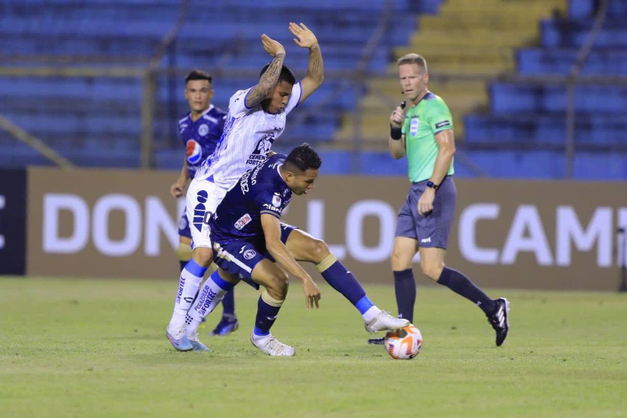 En México reaccionaron preocupados y molestos ya que Pachuca empató sin goles ante Motagua y el Atlas fue goleado 4-1 por Olimpia. 