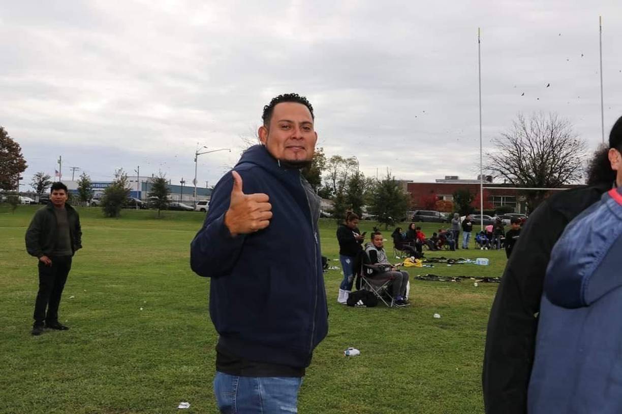 Según el informe policial: “El 7 de noviembre de 2022, aproximadamente a la 1:26 am, los oficiales de patrulla del Distrito Sudeste estaban patrullando el área de East Lombard Street y escucharon una descarga proveniente de la cuadra 4000 de East Lombard Street. Los oficiales localizaron a una víctima masculina de 35 años que sufría una aparente herida de bala en el cuerpo. La víctima fue transportada a un hospital del área, donde fue declarado muerto por el personal del hospital. Un guardia de seguridad habló con los oficiales cuando llegaron y les dijo que la víctima le arrojó un ladrillo, lo que provocó que descargara su arma, golpeando a la víctima”.