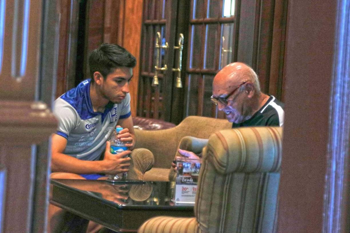 Los dos tuvieron una charla amena. Matamala fue el técnico formador de Rubio, con el que coincidió en la academia Juventud Henerma.