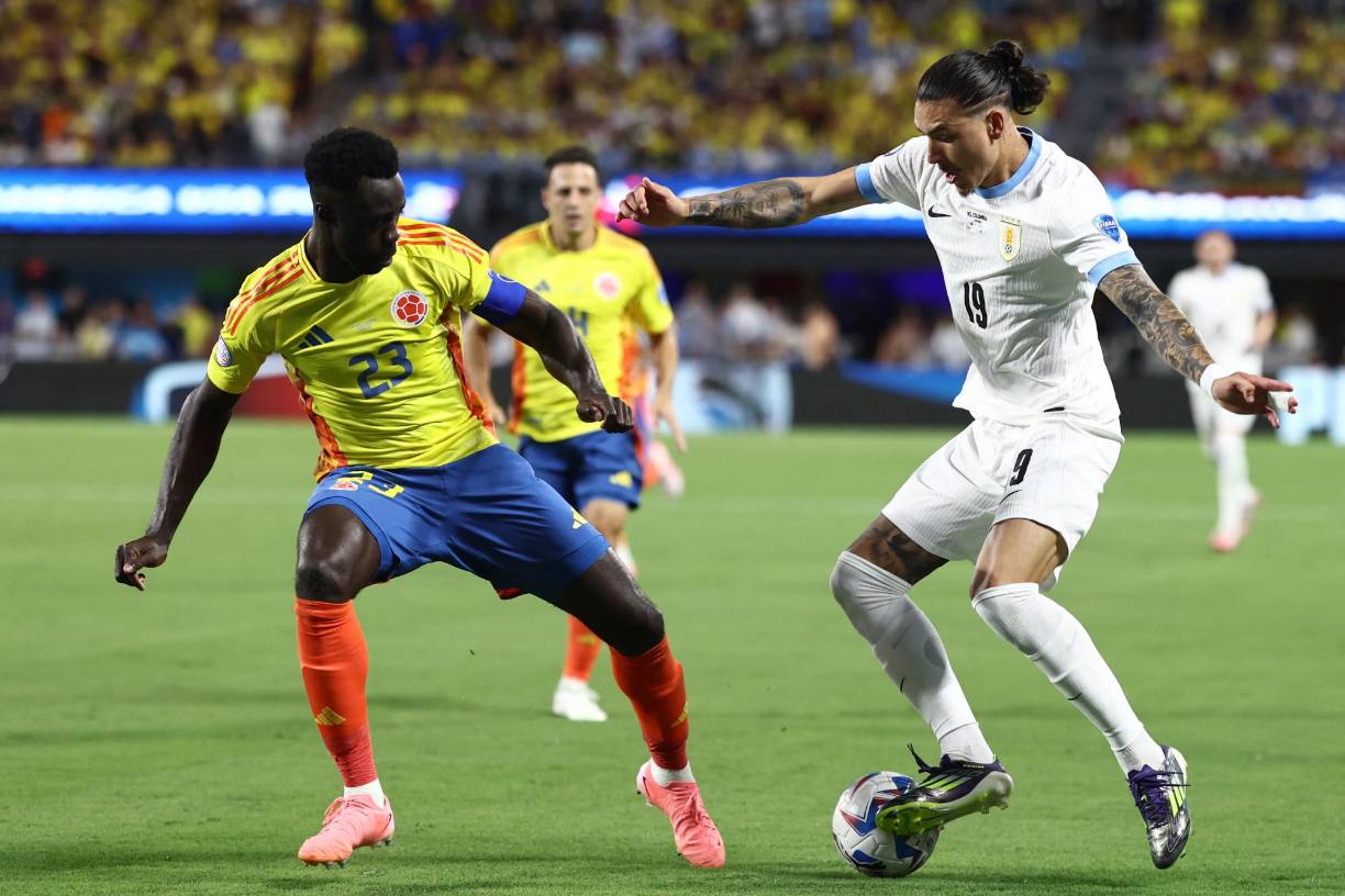Según Alonso, la familia de los jugadores uruguayos se vio rodeada y algunos aficionados colombianos mostraron una actitud agresiva, exacerbando la tensión en el lugar.