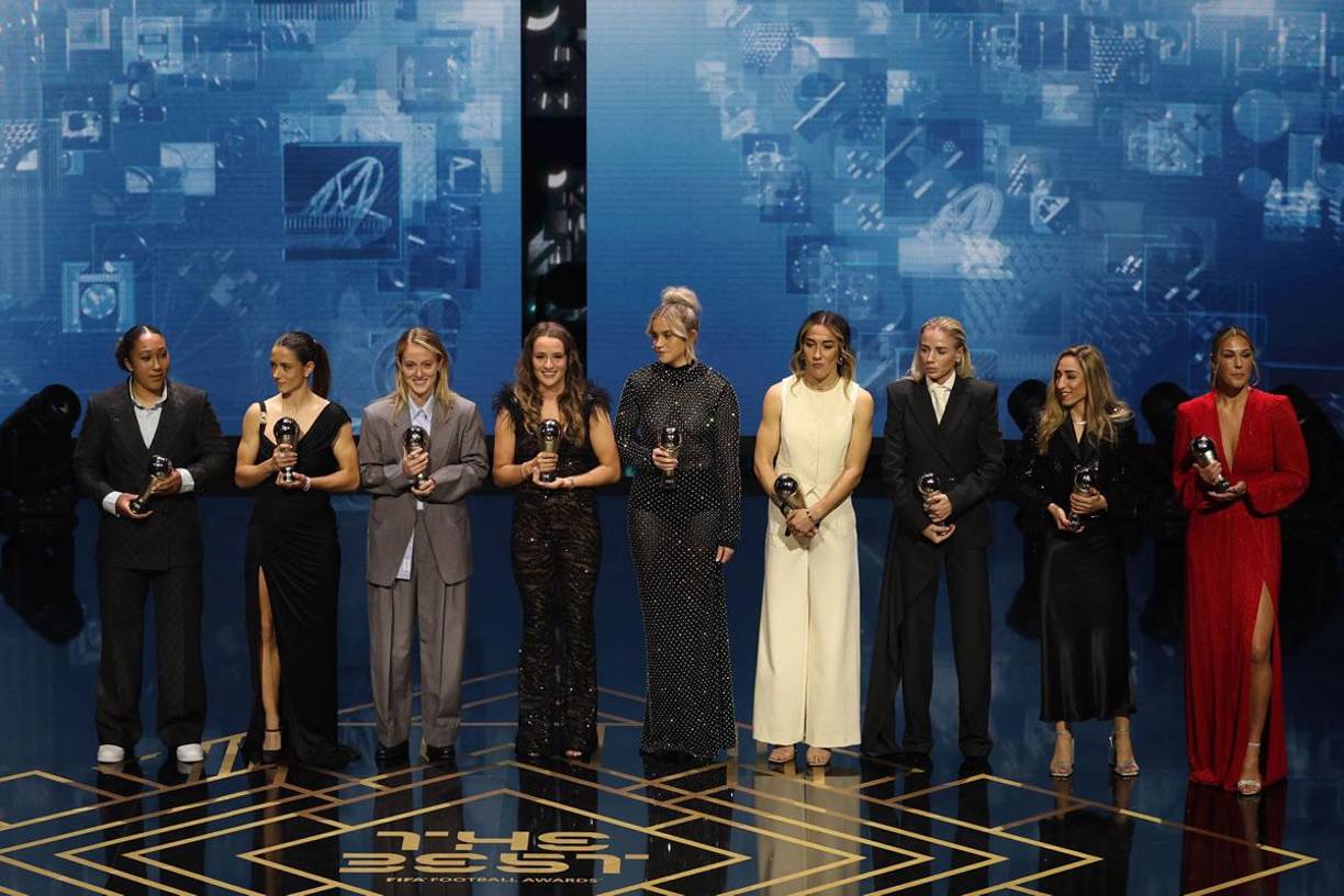 Este fue el 11 ideal femenino de la FIFA 2023: Mary Earps, Olga Carmona, Lucy Bronze, Alex Greenwood, Keira Walsh, Alessia Russo, Lauren James, Ella Toone, Aitana Bonmatí, Alex Morgan y Sam Kerr.