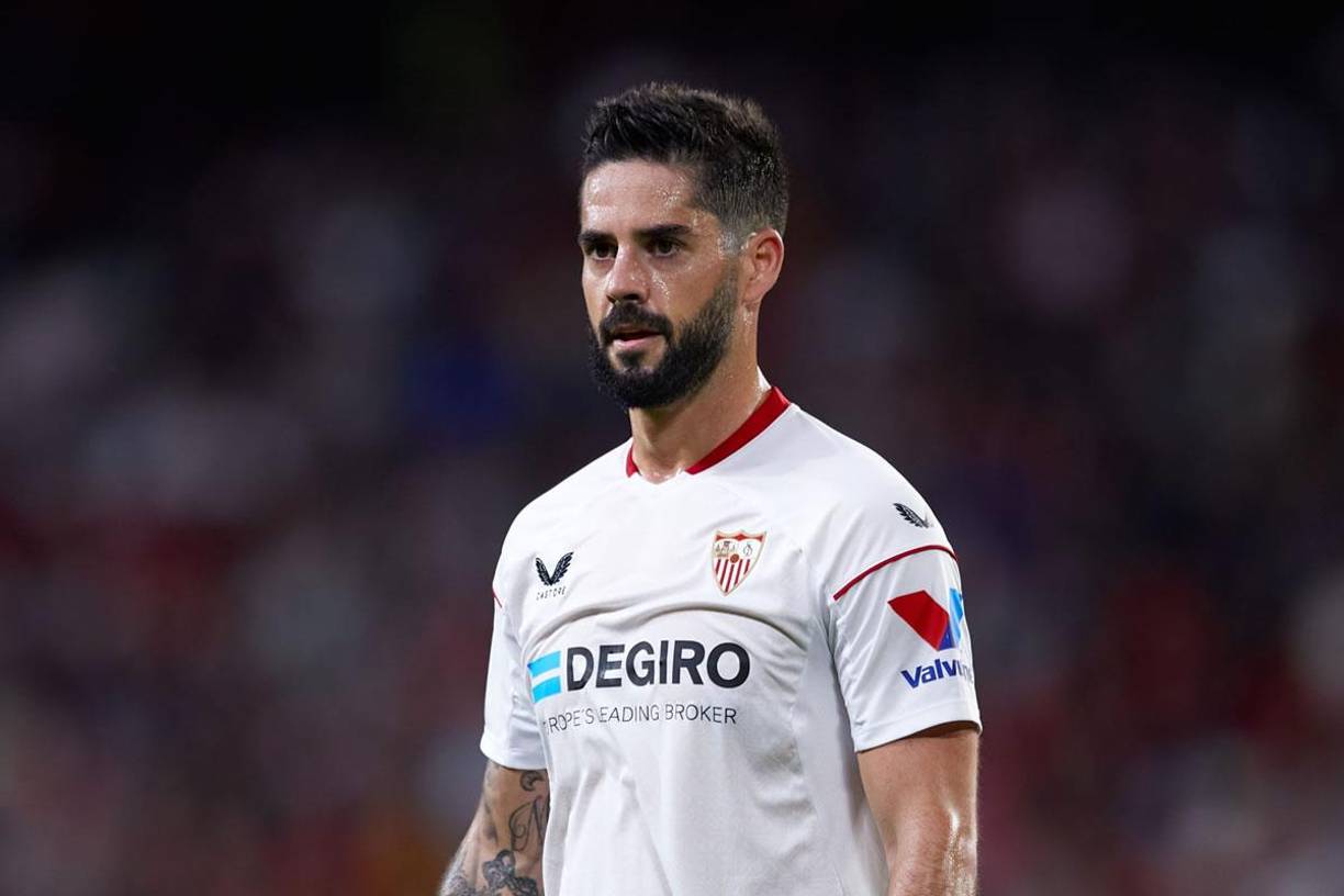 Según el diario Marca, Isco Alarcón, ya desvinculado del Sevilla FC, ha rechazado en las últimas horas una oferta de un club de la Superliga de China. También se especula que hay clubes de la MLS interesados en el exmediocampista del Real Madrid.