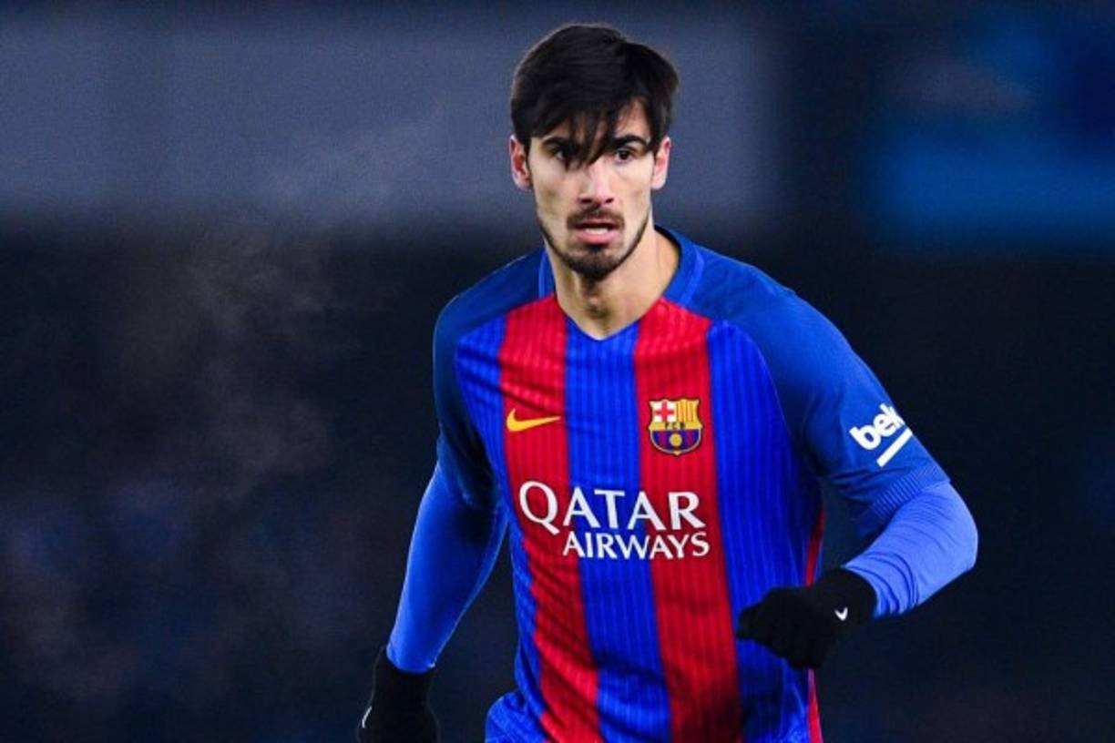Según Tuttosport la Juventus ya ha mantenido contactos con André Gomes y falta un acuerdo con el Barcelona. Los catalanes querrían una cesión con opción de compra obligatoria o un traspaso, pero los italianos prefieren sólo la cesión.