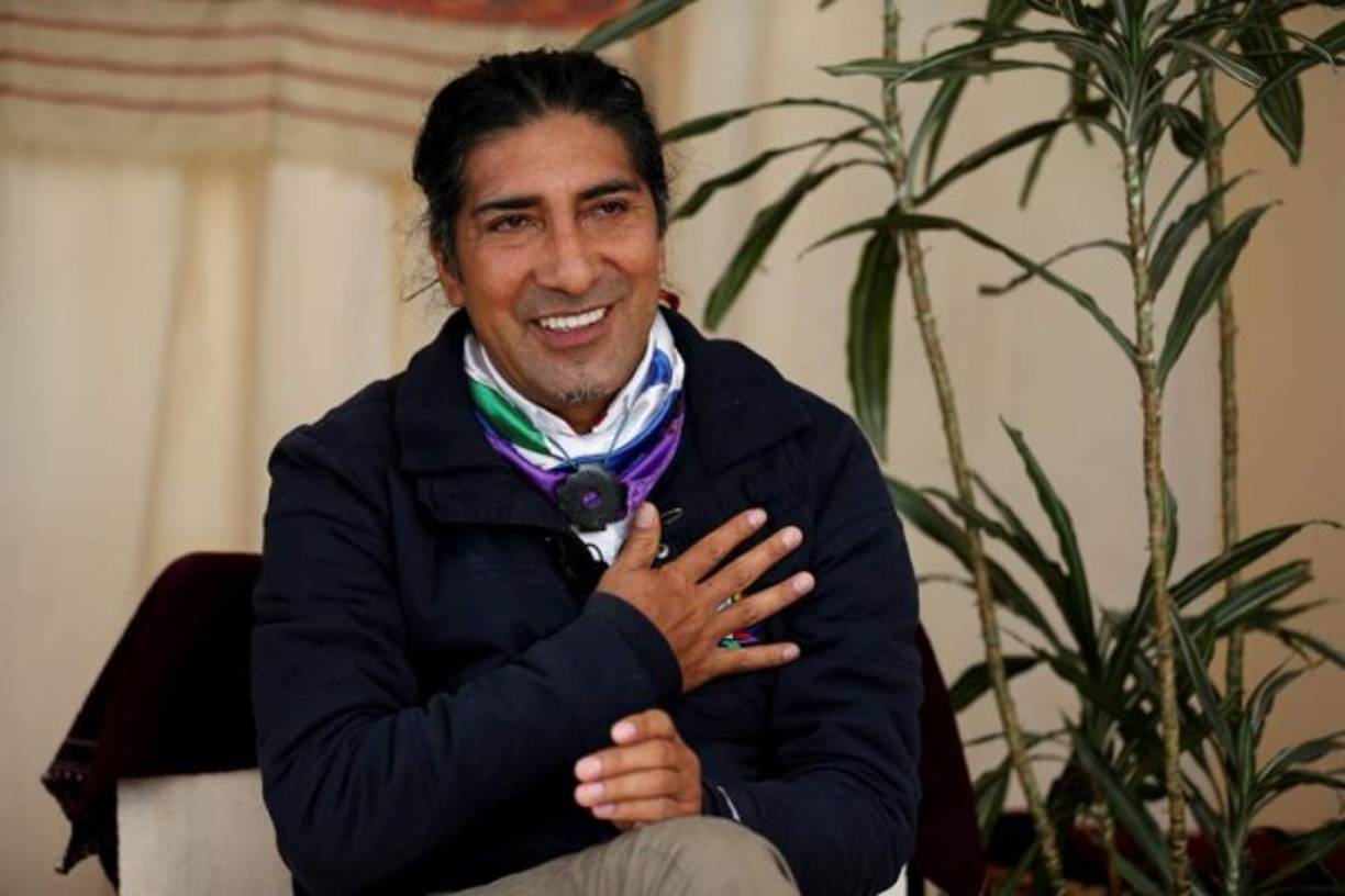 El líder indígena de izquierda Yaku Pérez está a un paso de ingresar al balotaje por la presidencia de Ecuador tras aventajar al exbanquero de derecha Guillermo Lasso tras las presidenciales del domingo, que encabezó el socialista Andrés Arauz, según el escrutinio oficial del lunes.